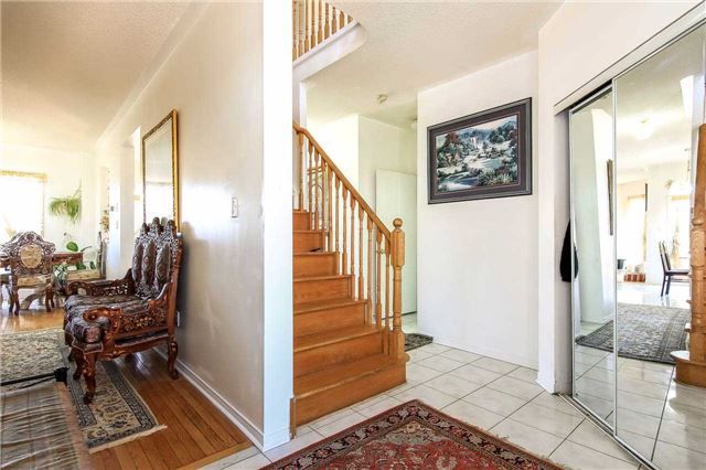 75 Canoe Crt, Richmond Hill, L4E3Y1 | Image 2