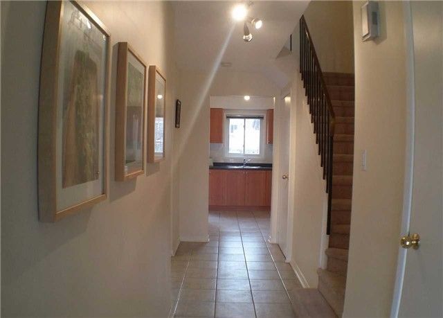 109 Tangmere Cres, Markham, L3R6Y3 | Image 2