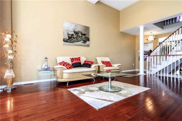 195 Shirley Dr, Richmond Hill, L4S1T3 | Image 2