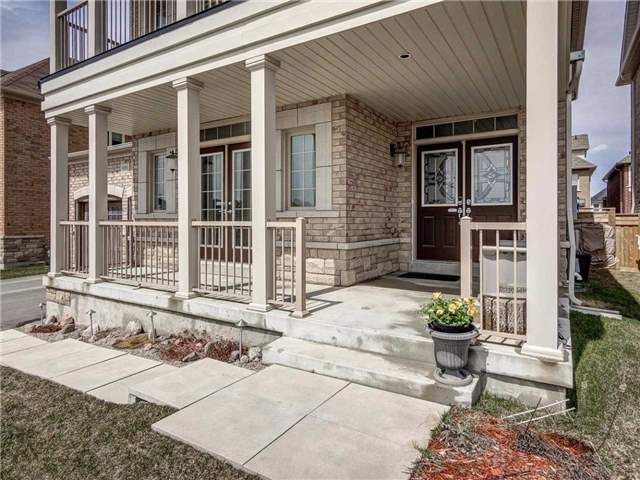 939 Memorial Circ, Newmarket, L3X0B5 | Image 2