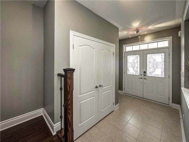 939 Memorial Circ, Newmarket, L3X0B5 | Image 3