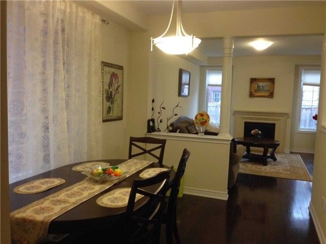 422 Lady Nadia Dr, Vaughan, L6A4E8 | Image 2