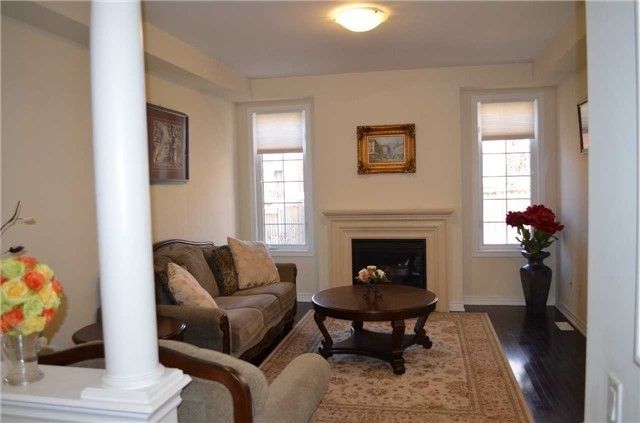 422 Lady Nadia Dr, Vaughan, L6A4E8 | Image 3