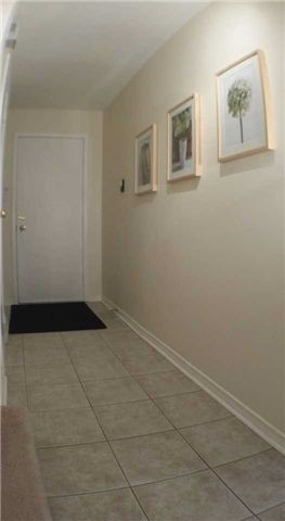 109 Tangmere Cres, Markham, L3R6Y3 | Image 2