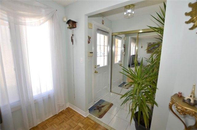 96 - 151 Townsgate Dr, Vaughan, L4J8J7 | Image 2