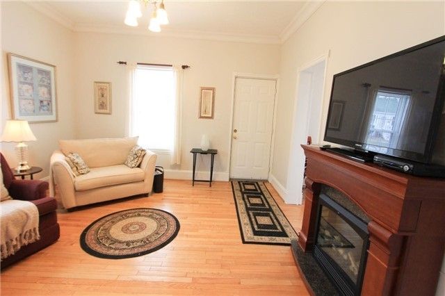 83 Temperance St, Aurora, L4G2R1 | Image 3