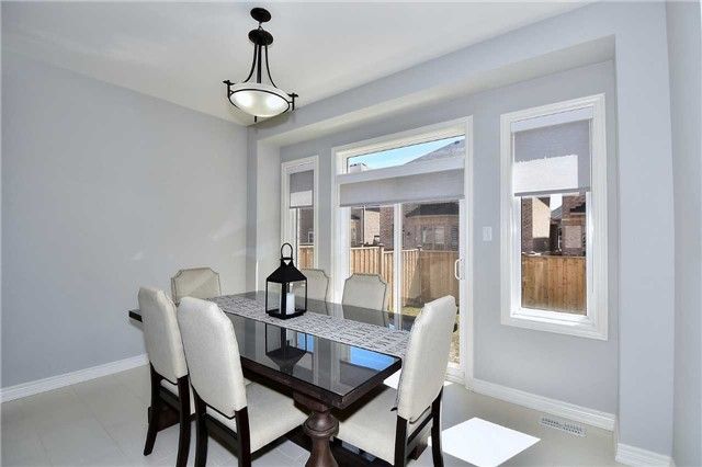 15 Durhamview Cres, Whitchurch-Stouffville, L4A1S4 | Image 3