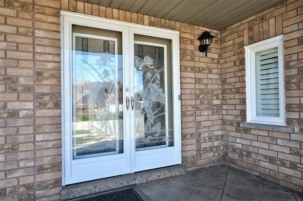 2211 Old Rutherford Rd, Vaughan, L6A1Z7 | Image 2