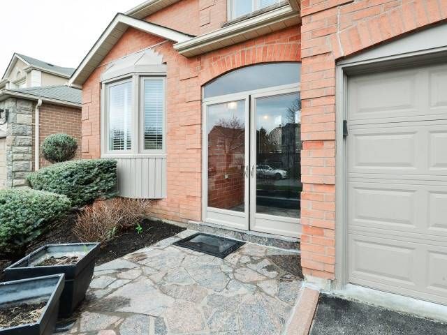 239 Rose Green Dr, Vaughan, L4J4R3 | Image 2