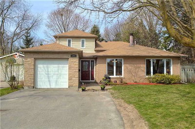Detached House sold at 28 Foreht Crescent, Aurora, Ontario, L4G3E8 - Aurora Heights - MLS: N3485622