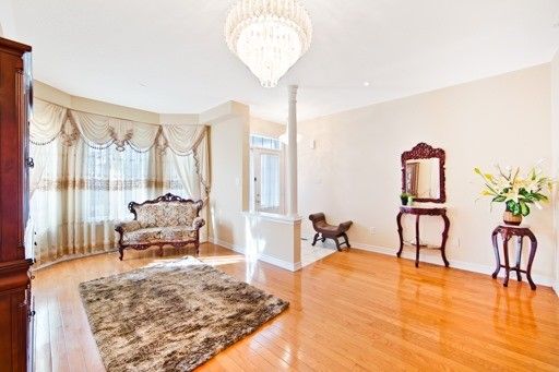 127 Rizal Ave, Markham, L6B 0E6 | Image 3