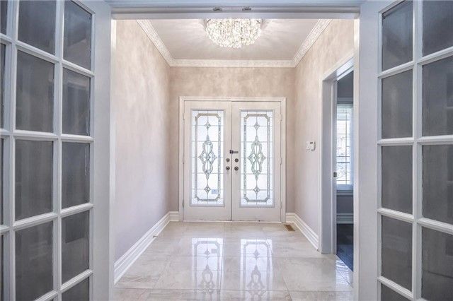 91 Reansbury Cres, Markham, L6C1X6 | Image 2