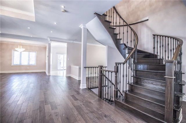 91 Reansbury Cres, Markham, L6C1X6 | Image 3