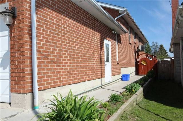 Detached House sold at 113 Back Street, Bradford West Gwillimbury, Bradford, L3Z1W8 - MLS: N3495980