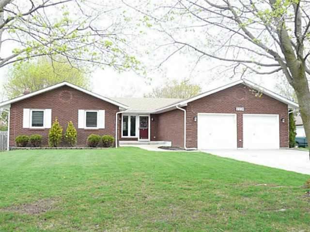 2209 Willard Ave, Innisfil, L9C 2C1 | Image 2