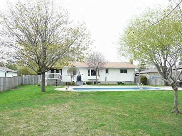 2209 Willard Ave, Innisfil, L9C 2C1 | Image 3