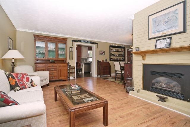 91 Lucas St, Richmond Hill, L4C4P4 | Image 2