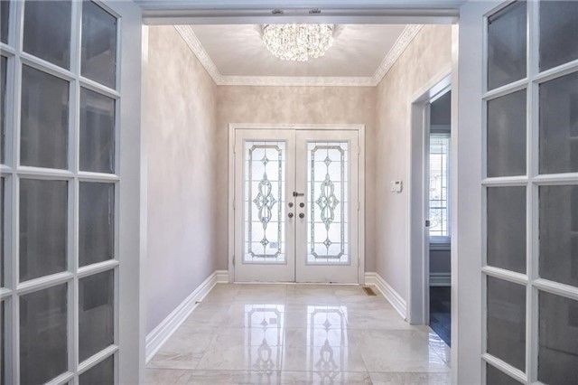 91 Reansbury Cres, Markham, L6C1X6 | Image 2