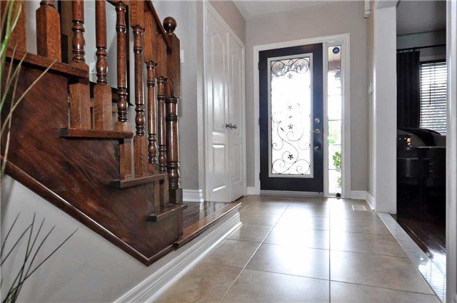 144 Aspenwood Dr, Newmarket, L3X2X6 | Image 2