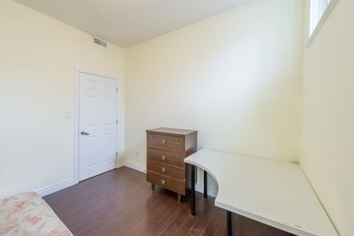 2 - 15229 Yonge St, Aurora, L4G1L8 | Image 3