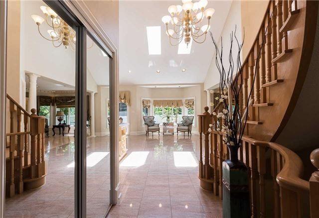 61 Woodland Trail Crt, Vaughan, L4L9H9 | Image 3