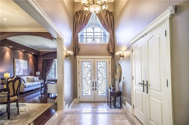 95 Naughton Dr, Richmond Hill, L4C 8B3 | Image 2