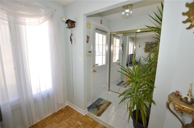 96 - 151 Townsgate Dr, Vaughan, L4J8J7 | Image 3