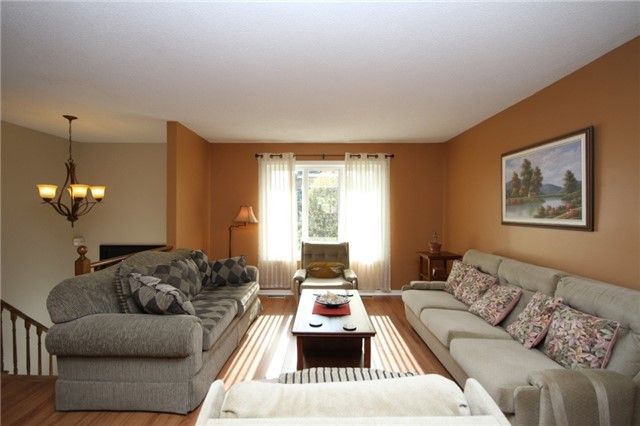 17 Fox Run Lane, Bradford West Gwillimbury, L3Z2J1 | Image 3