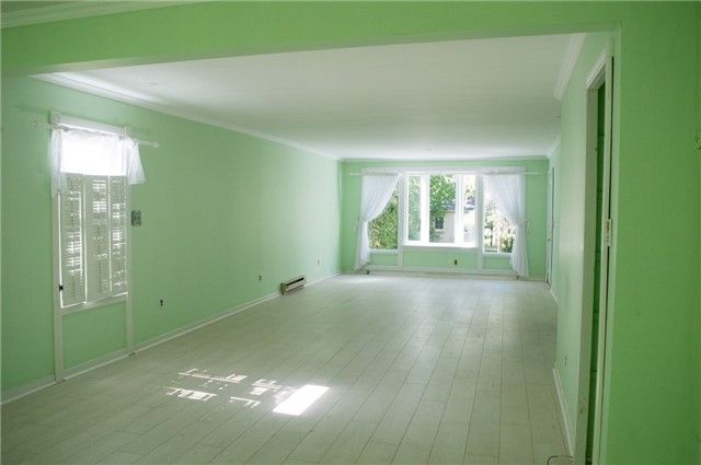 251 Richmond St, Richmond Hill, L4C3Y9 | Image 3