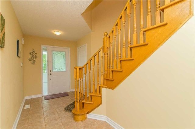 58 Warren Bradley St, Markham, L6C2W4 | Image 2