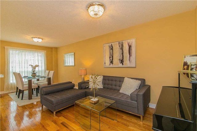 58 Warren Bradley St, Markham, L6C2W4 | Image 3