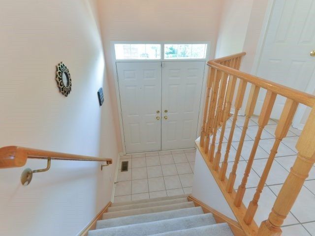 212 Yellowood Circ, Vaughan, L4J8M4 | Image 2