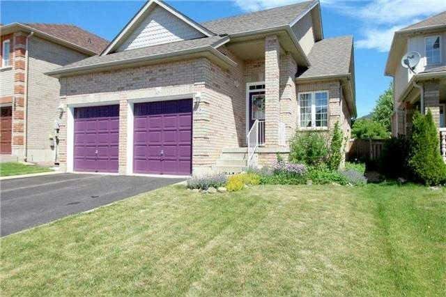 40 Highland Terr, Bradford West Gwillimbury, L3Z3E8 | Image 2