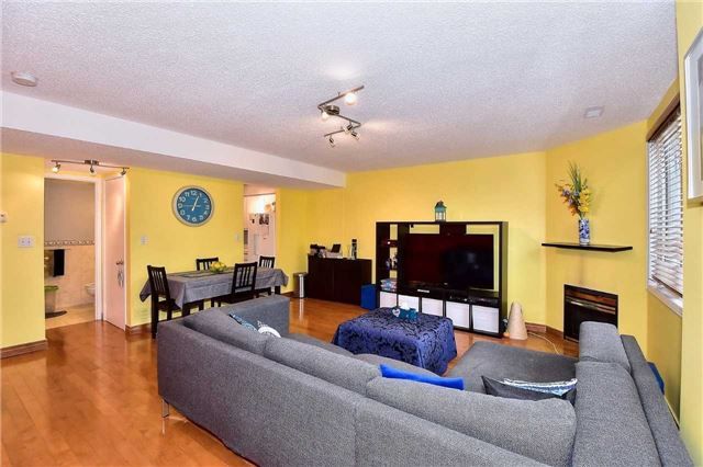 406 - 75 Weldrick Rd E, Richmond Hill, L4C0H9 | Image 2