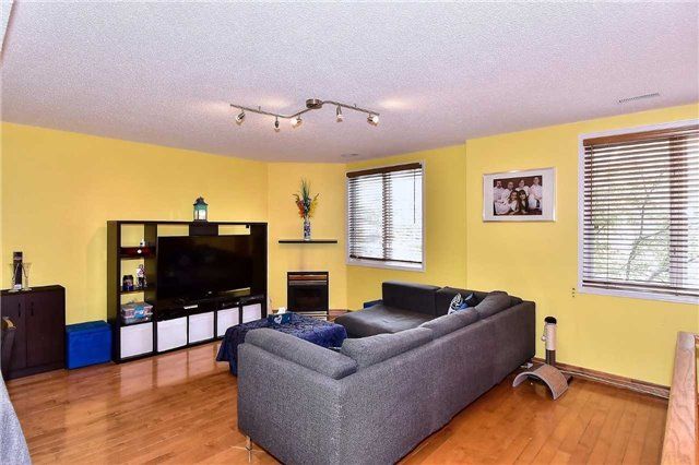 406 - 75 Weldrick Rd E, Richmond Hill, L4C0H9 | Image 3