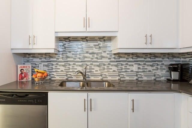 401 - 10376 Yonge St, Richmond Hill, L4C3B8 | Image 3