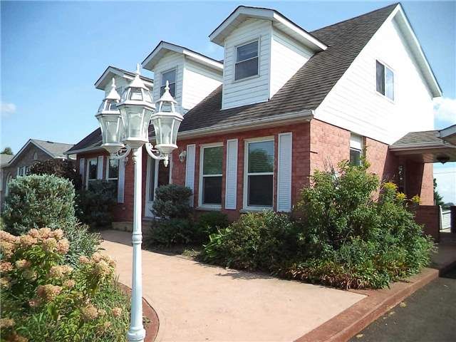 2151 Hughes Dr, Innisfil, L0L 1R0 | Image 2