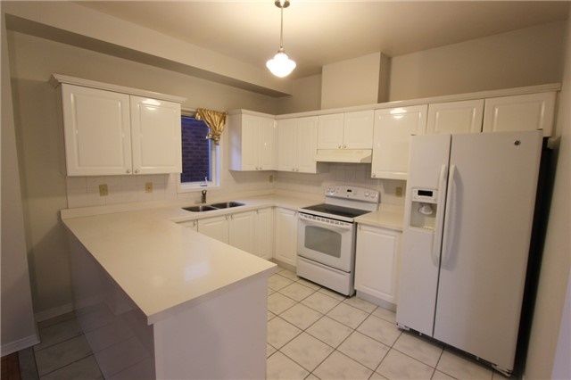 75 Canoe Crt, Richmond Hill, L4E3Y1 | Image 2