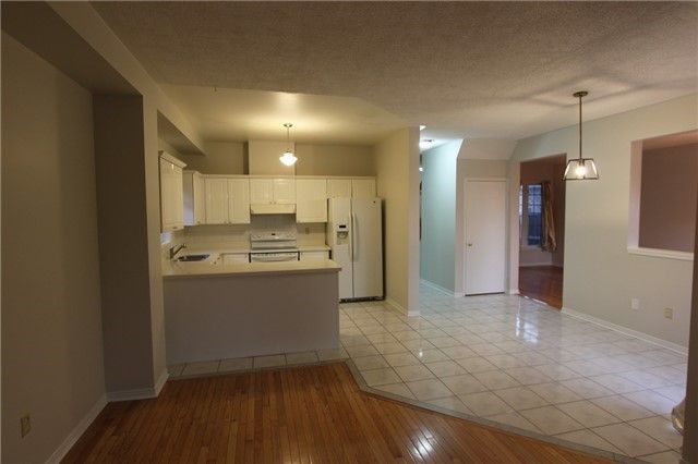 75 Canoe Crt, Richmond Hill, L4E3Y1 | Image 3