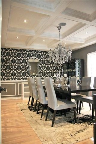 956 Portminster Crt, Newmarket, L3X1L8 | Image 3