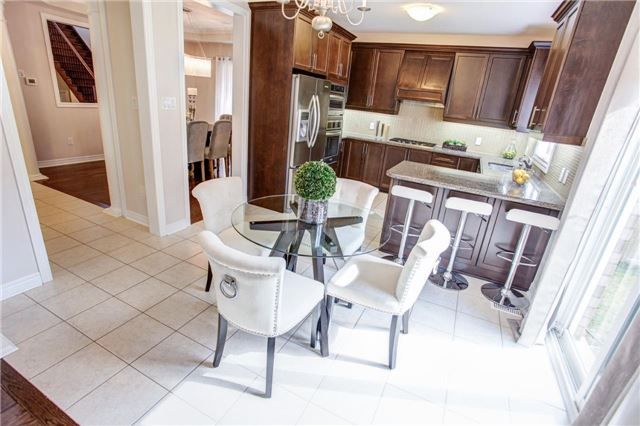 396 Grand Trunk Ave, Vaughan, L6A0T4 | Image 3