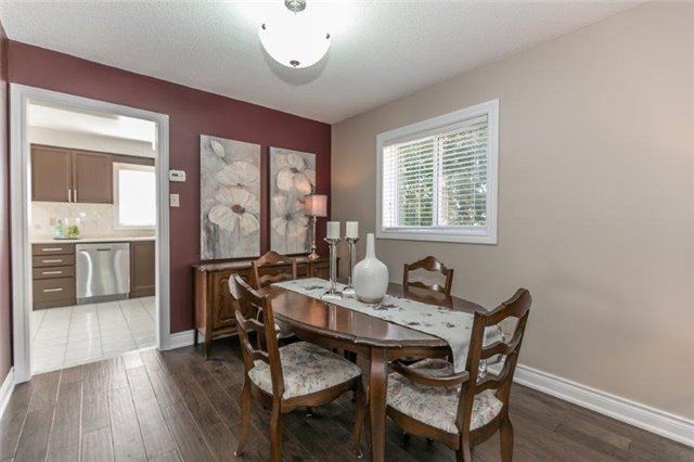 528 Veale Pl, Newmarket, L3Y8H9 | Image 3