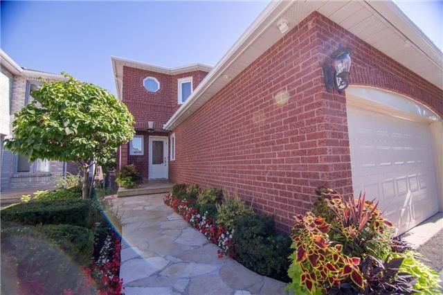 68 Redondo Dr, Vaughan, L4J7S6 | Image 2