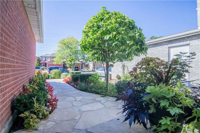 68 Redondo Dr, Vaughan, L4J7S6 | Image 3