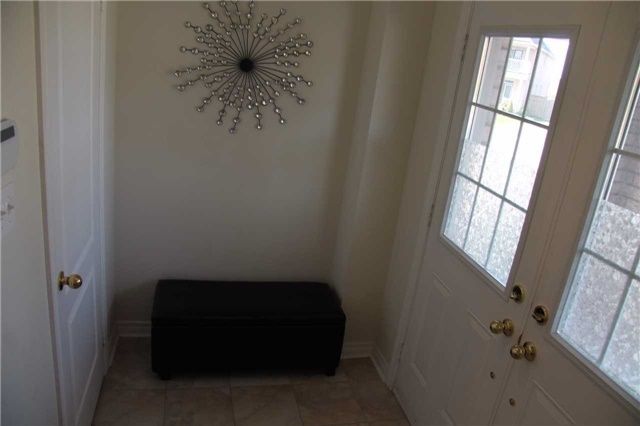 45 Lost Pond Cres, Whitchurch-Stouffville, L4A0R4 | Image 2