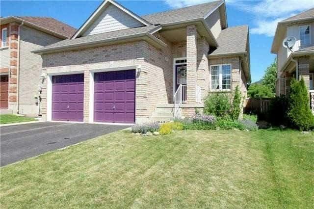 40 Highland Terr, Bradford West Gwillimbury, L3Z3E8 | Image 2