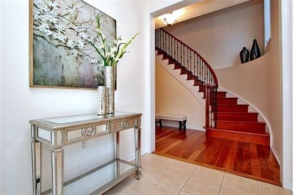 158 Worthington Ave, Richmond Hill, L4E4N7 | Image 3