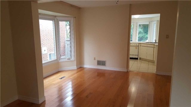 141 Tomlinson Circ, Markham, L3R9K4 | Image 3