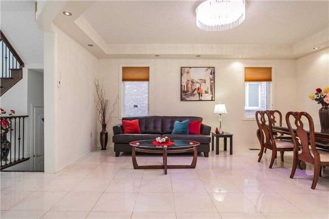 21 Berger Ave, Markham, L6B0B6 | Image 2