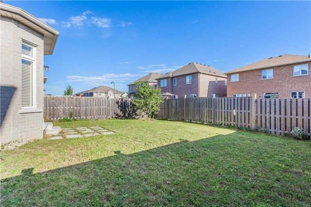 21 Berger Ave, Markham, L6B0B6 | Image 3